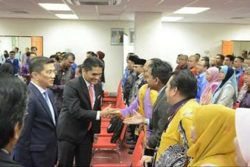 Perjumpaan YB Dato' Seri Mohamed Azmin bin Ali, Menteri Hal Ehwal Ekonomi bersama Ketua dan Timbalan Pengarah Jabatan Persekutuan Negeri Kelantan