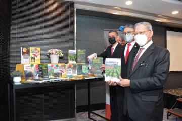 Majlis Pelancaran Buku dan Logo Baharu 'UKM Graduate School of Business (UKM-GSB)