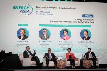 Menteri Ekonomi Mengambil Bahagian Dalam Sesi Perbincangan Peringkat Menteri "Energy Ministerial: Policies and Pathways for a Sustainable Asia"