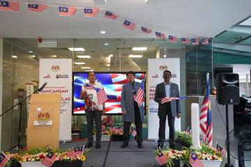 Program Langkah Integriti, Semarak Merdeka dan Penyerahan Kit 1 Rumah, 1 Jalur Gemilang