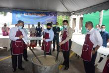 Program Agihan Bubur Lambuk dan Gulai Kawah anjuran Badan Kebajikan dan Sukan, EPU