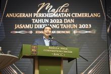 YB Rafizi Ramli, Menteri Ekonomi merasmikan Majlis Anugerah Perkhidmatan Cemerlang (APC) Tahun 2022 dan Jasamu Dikenang Tahun 2023 Kementerian Ekonomi