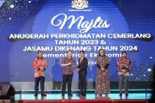 Majlis Anugerah Perkhidmatan Cemerlang (APC) Tahun 2023 & Jasamu Dikenang Tahun 2024 Kementerian Ekonomi